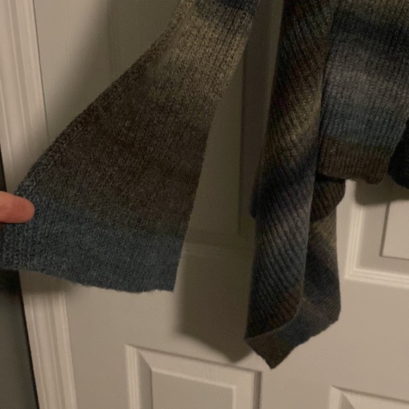 Blues & grays open front sweater size Large - Picture 2 of 4